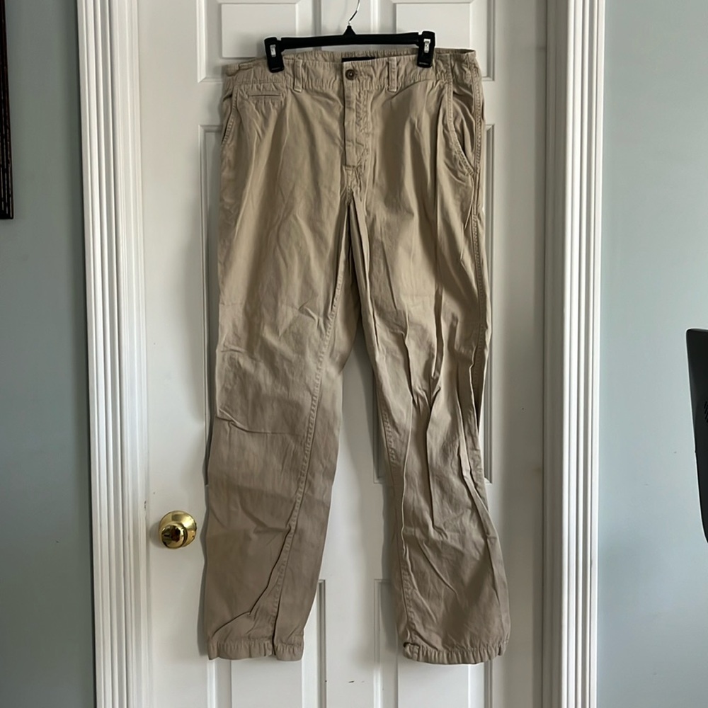 Men’s American Eagle relaxed straight khakis 36x36